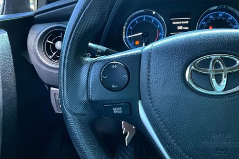 Used 2017 Toyota Corolla L image 11
