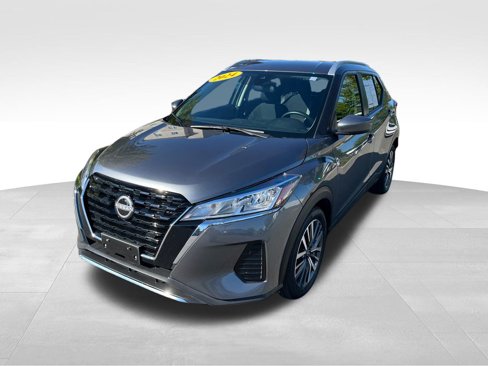 Used 2024 Nissan Kicks SV image 3