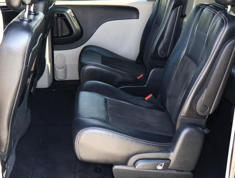 Used 2019 Dodge Grand Caravan SXT image 19