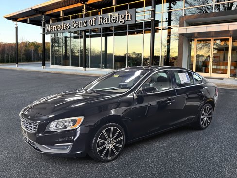 Used 2018 Volvo S60 T5 Inscription image 1