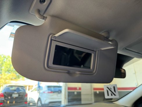 Used 2021 Nissan Rogue Sport S image 39