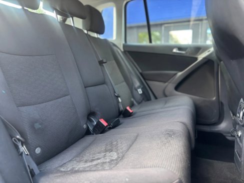 Used 2018 Volkswagen Tiguan Limited w/ Alloy Wheels Package image 27