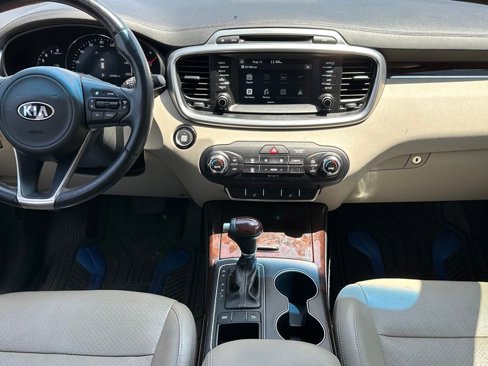 Used 2017 Kia Sorento EX image 11