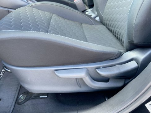 Used 2022 Nissan Kicks S image 13