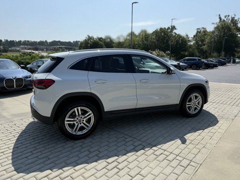 Used 2021 Mercedes-Benz GLA 250 4MATIC w/ Premium Package image 7