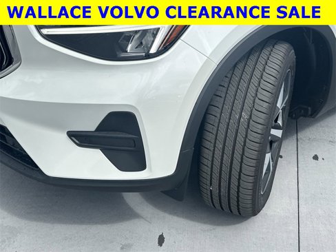 New 2025 Volvo XC40 B5 Core w/ Protection Package Premier image 3