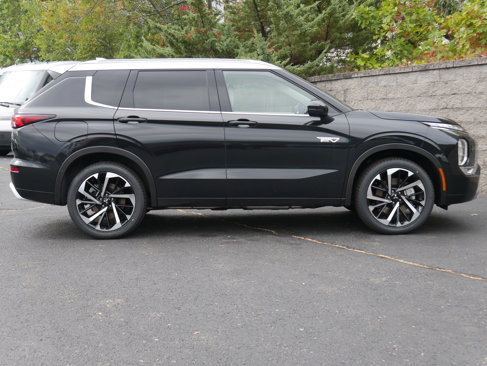 New 2025 Mitsubishi Outlander 4WD Plug-In Hybrid image 8