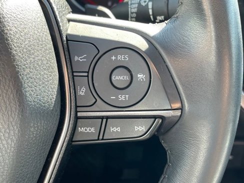 Used 2022 Toyota Camry XSE image 7