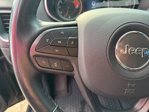 Used 2019 Jeep Cherokee Trailhawk w/ Comfort/Convenience Group image 18