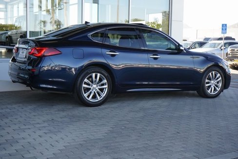 Used 2018 INFINITI Q70 Luxe image 9