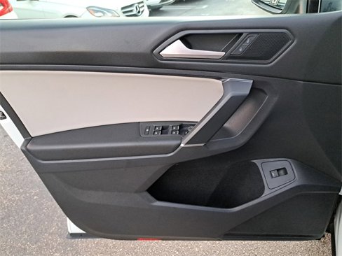Used 2020 Volkswagen Tiguan SEL image 21