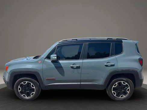 Used 2015 Jeep Renegade Trailhawk image 2