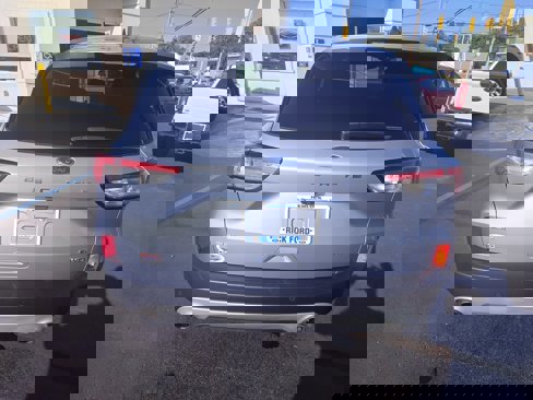 Used 2022 Ford Escape SEL image 5