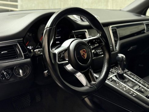 Used 2018 Porsche Macan S image 18