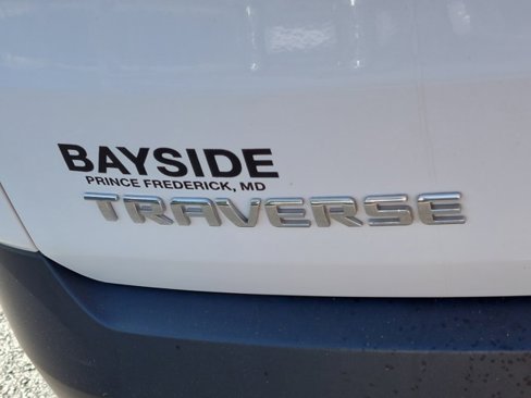 Used 2022 Chevrolet Traverse LS image 36