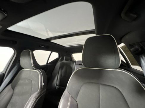 Used 2021 Volvo XC40 P8 Recharge w/ Advanced Package image 18