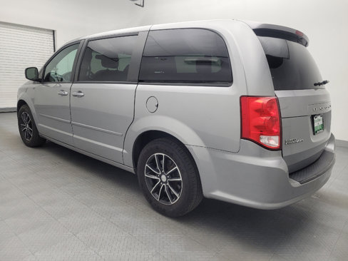 Used 2016 Dodge Grand Caravan SXT image 3