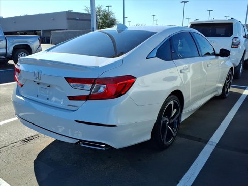 Used 2018 Honda Accord Sport image 3