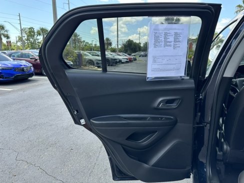 Used 2022 Chevrolet Trax LT w/ Sport Edition image 39