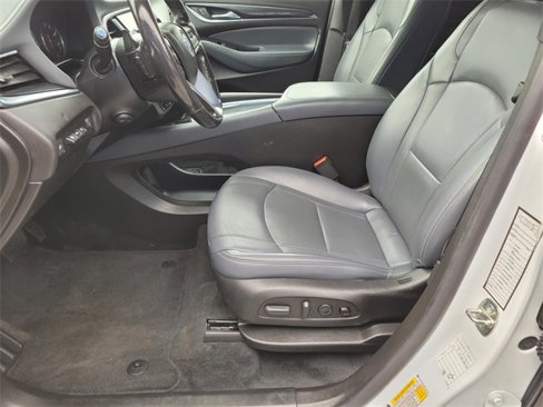 Used 2022 Buick Enclave Premium image 16