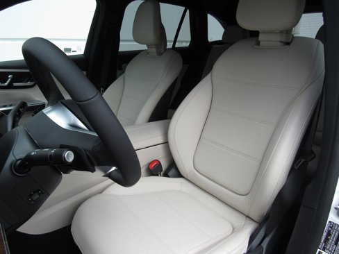 New 2025 Mercedes-Benz GLC 300 4MATIC image 10