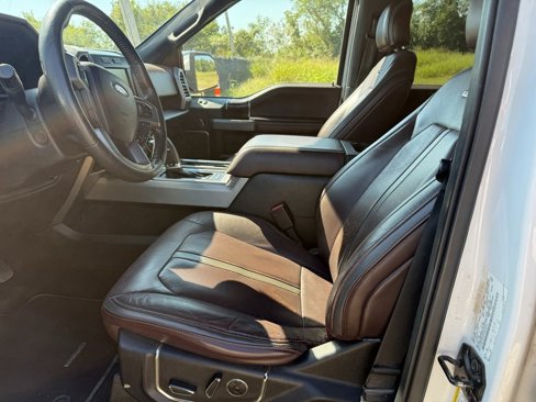 Used 2015 Ford F150 Platinum w/ Equipment Group 701A Luxury image 13