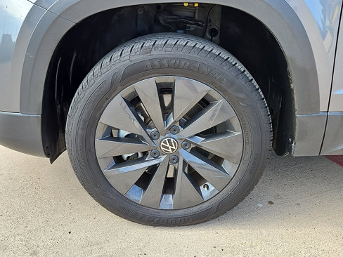 Certified 2024 Volkswagen Taos S image 5