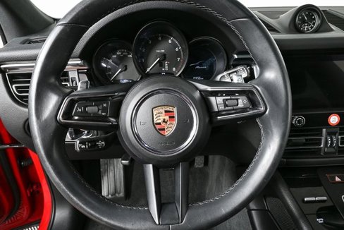 Certified 2024 Porsche Macan image 10