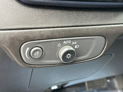 Used 2023 Chevrolet Bolt EUV Premier w/ Sun & Sound Package image 28