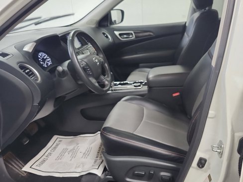 Used 2020 Nissan Pathfinder SL image 3