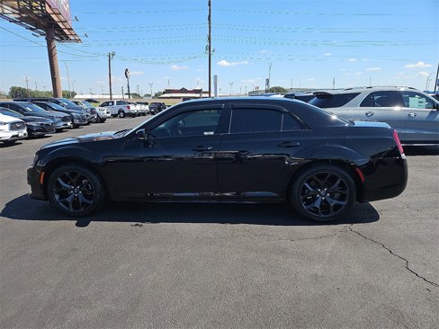 Used 2022 Chrysler 300 Touring L image 3