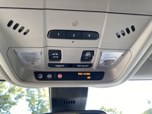Used 2019 Chevrolet Equinox Premier image 31
