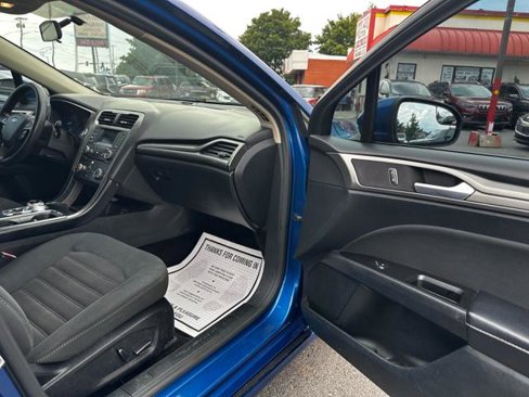 Used 2017 Ford Fusion SE image 17