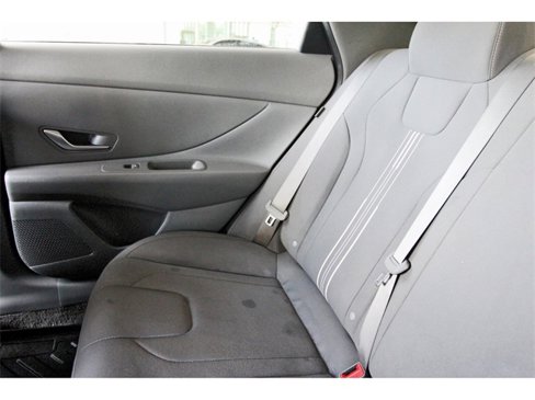 Used 2024 Hyundai Elantra SEL image 12