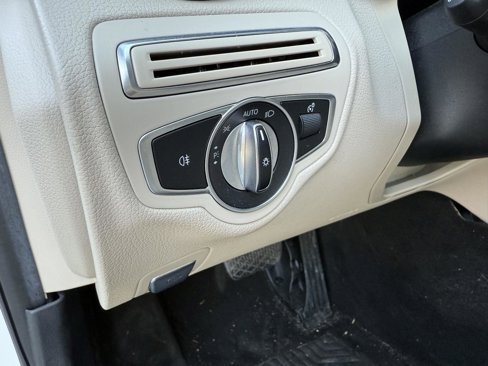 Used 2019 Mercedes-Benz C 300 4MATIC Sedan image 17