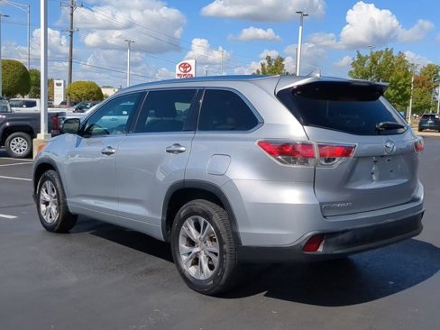Used 2015 Toyota Highlander XLE image 9