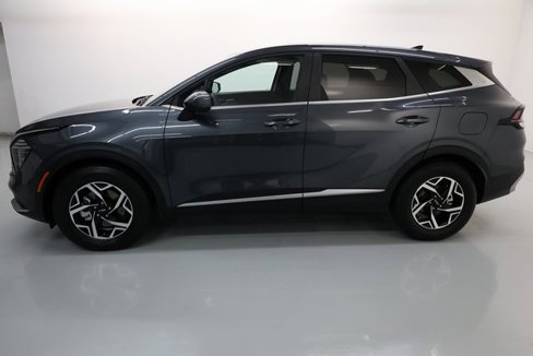 Used 2025 Kia Sportage LX image 45