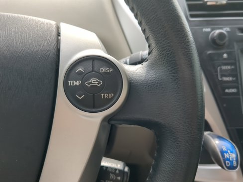 Used 2013 Toyota Prius V Five image 30