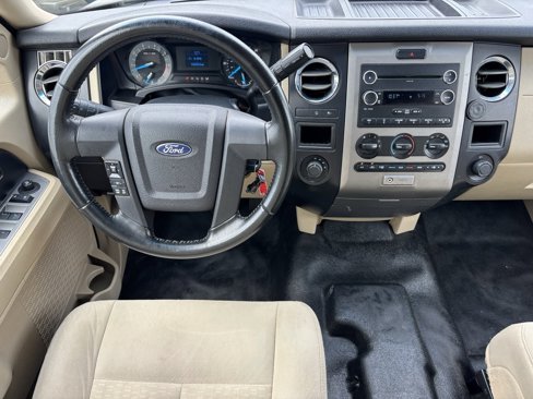 Used 2017 Ford Expedition EL XL image 3