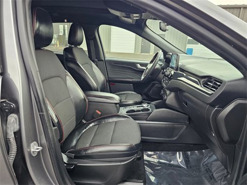 Used 2023 Ford Escape ST-Line w/ Cold Weather Package image 15