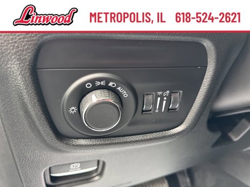 Used 2024 Jeep Grand Cherokee Laredo X image 16