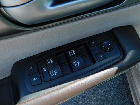 Used 2017 Chrysler Pacifica Touring-L Plus w/ Advanced Safetytec Group image 26