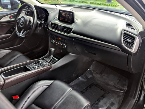 Used 2017 MAZDA MAZDA3 Touring image 39