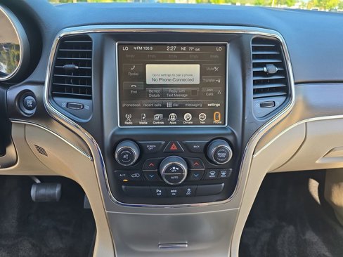 Used 2015 Jeep Grand Cherokee Limited w/ Trailer Tow Group IV image 22