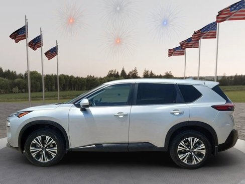 Used 2023 Nissan Rogue SV image 3