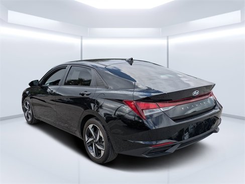 Used 2023 Hyundai Elantra SEL w/ Convenience Package image 5