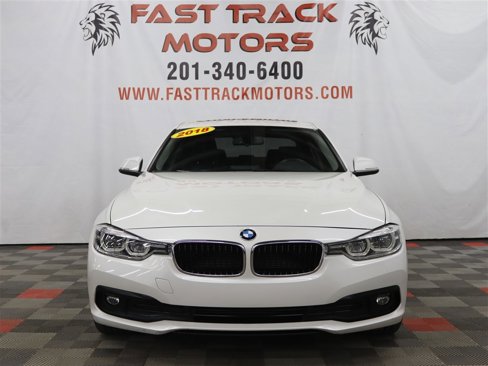 Used 2018 BMW 320i xDrive Sedan w/ Convenience Package image 2