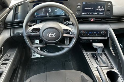Certified 2025 Hyundai Elantra Sport image 15