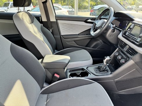 Certified 2024 Volkswagen Taos S image 9