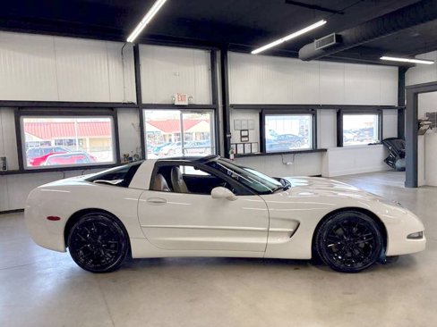 Used 2002 Chevrolet Corvette Coupe image 17